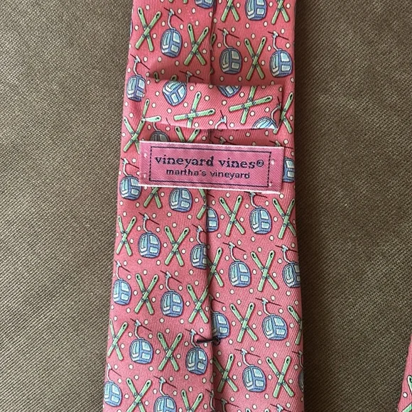 Vineyard Vines boys silk tie - Picture 3 of 3
